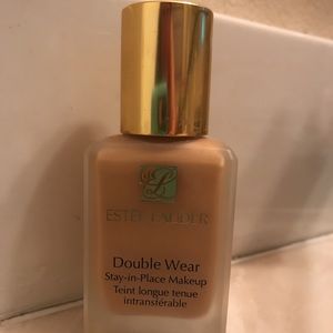Estée Lauder double wear foundation